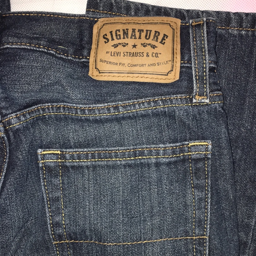 Signature Levi Strauss & Co. Bootcut Jeans | Dark Wash | Size 30W x 30L - Picture 5 of 6